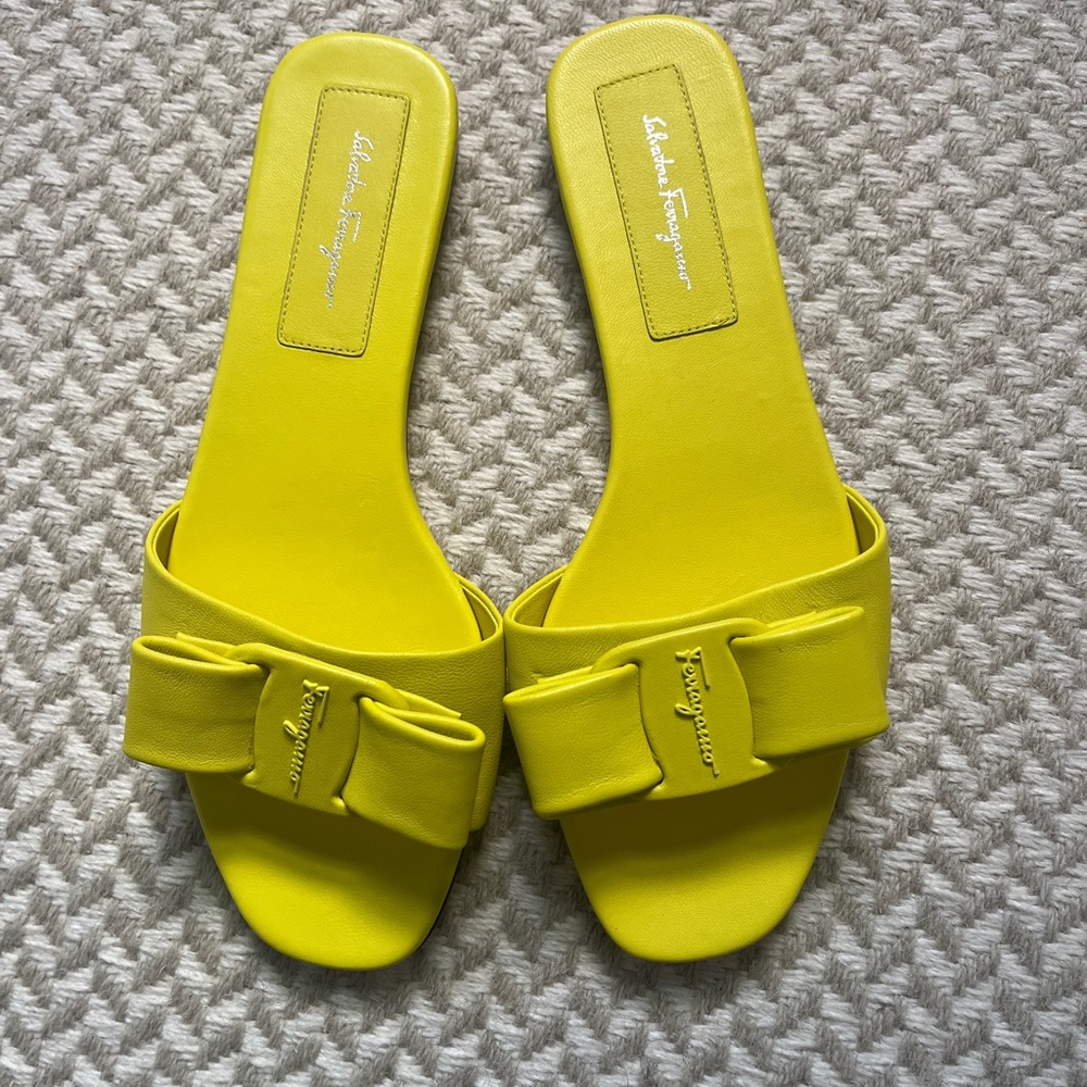 Ferragamo yellow leather slides. Size 38